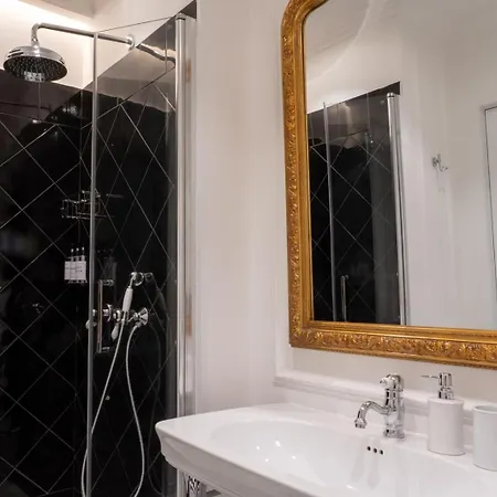 Augusto Boutique * רומא